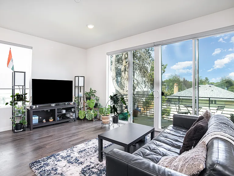 7122 A Beacon Ave S — Photo 4