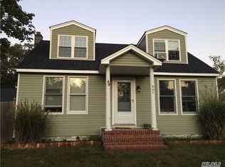687 Old Medford Ave, Medford, NY 11763