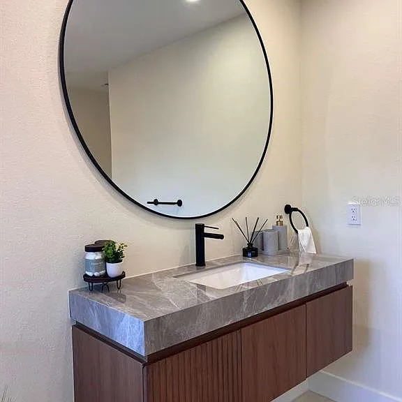 8240 Cypress Lake Dr — Photo 16
