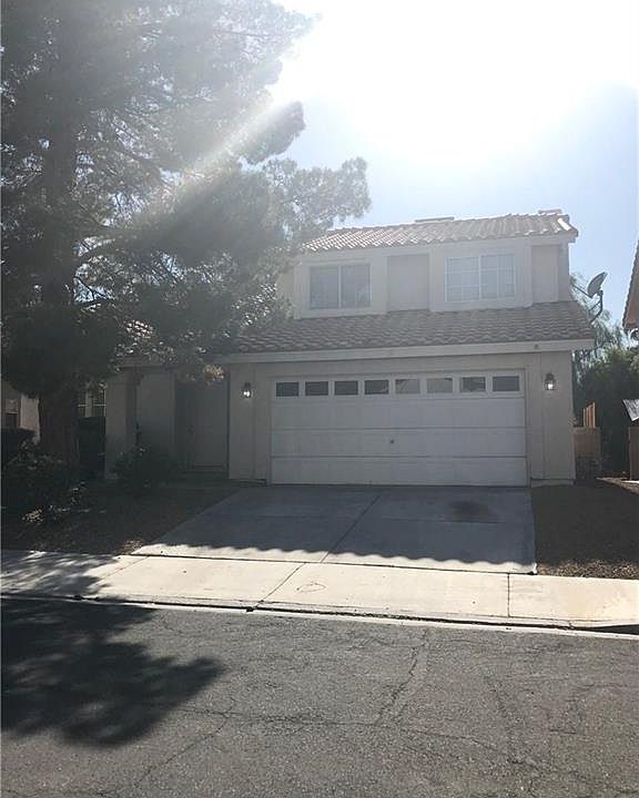 1st image of 19 Fantasia Ln