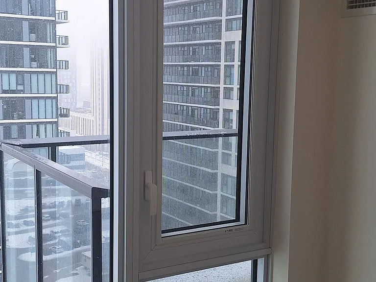 27 Korda Gate N #1610 — Photo 5