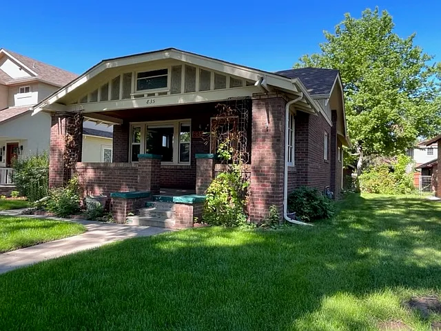 2 bed, 1051 sqft, $3,000 — Photo 2