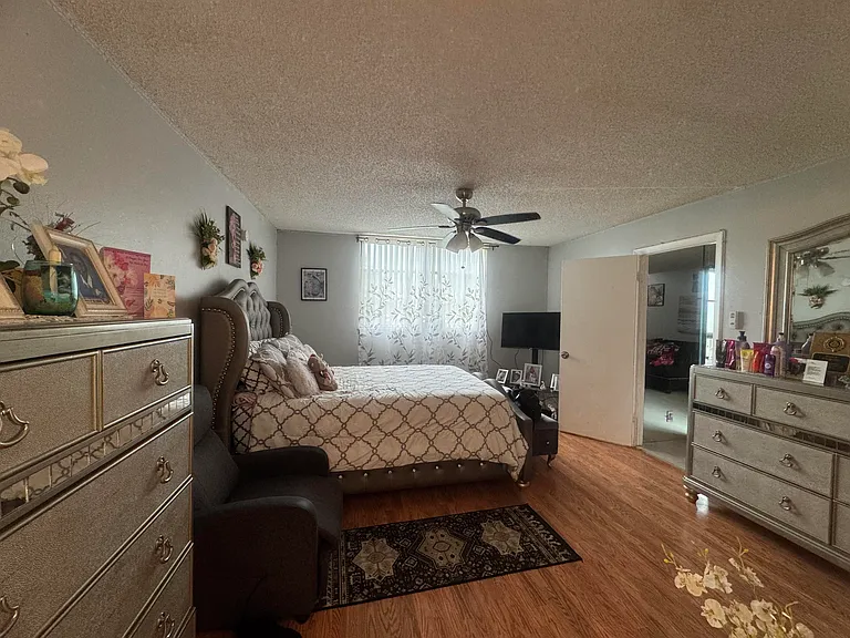 6575 W Oakland Park Blvd — Photo 16