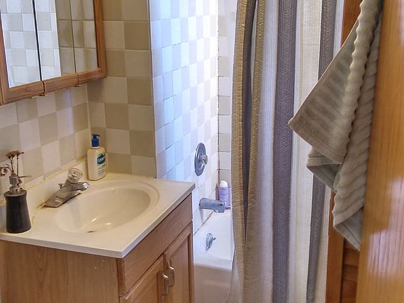 5th image of 4456 N Maplewood Ave APT 2