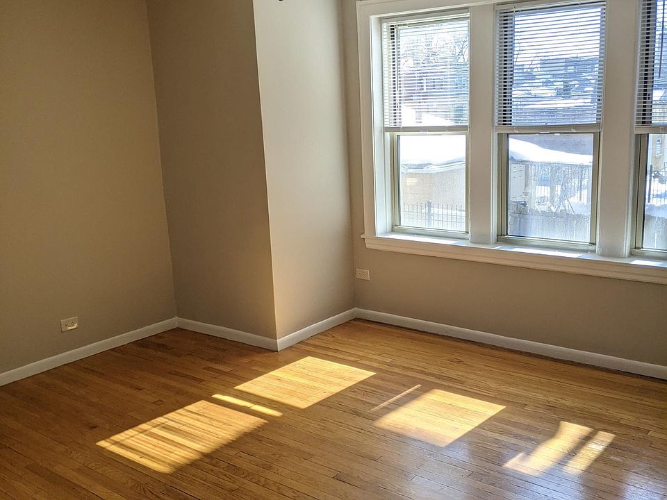 1st image of 2659 W Arthur Ave #1