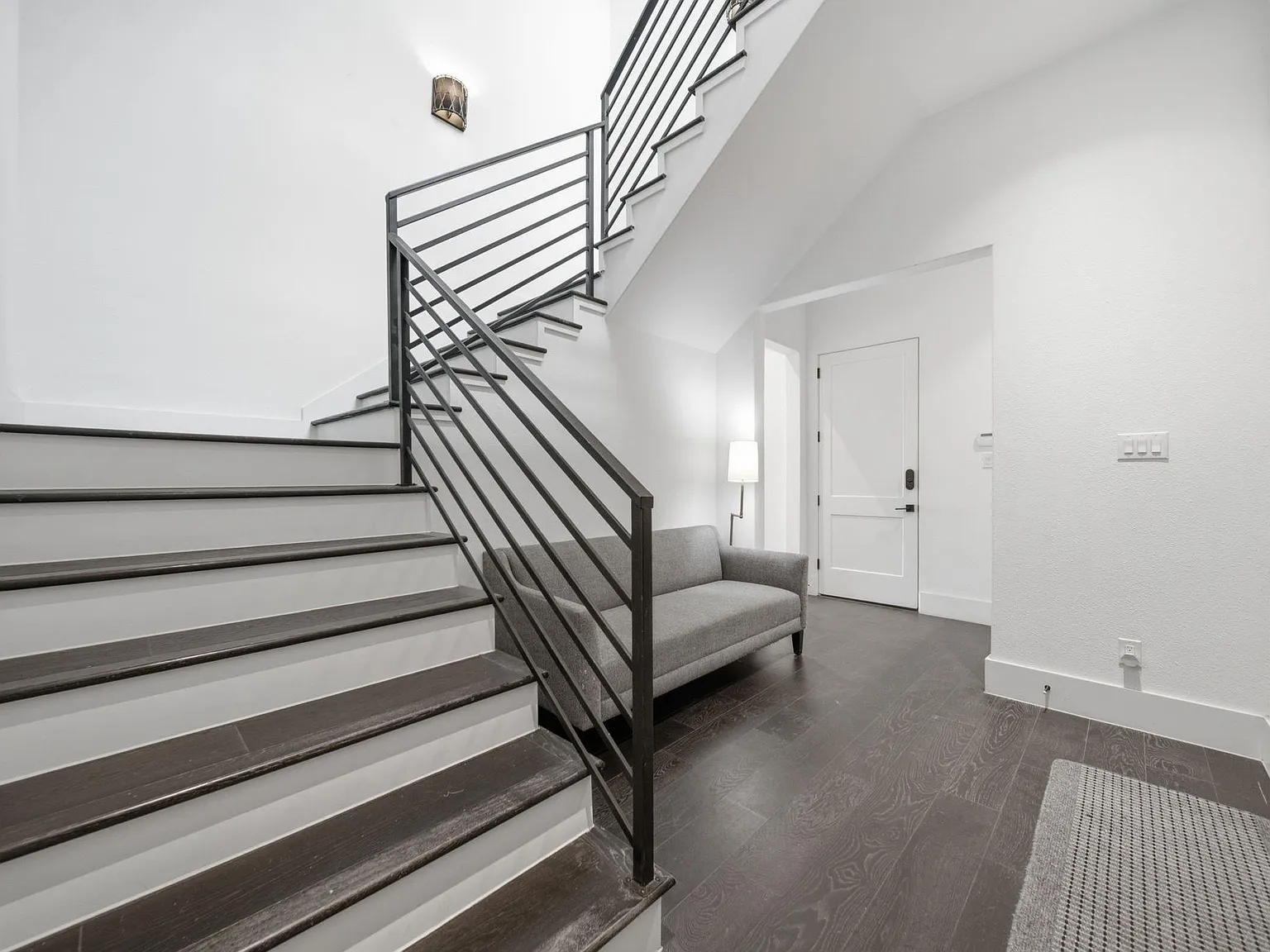 3 bed, 3.5 bath, 3120 sqft, $4,500 — Photo 4