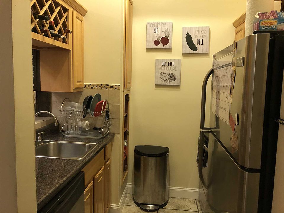 2nd image of 8 N Clover St APT 3