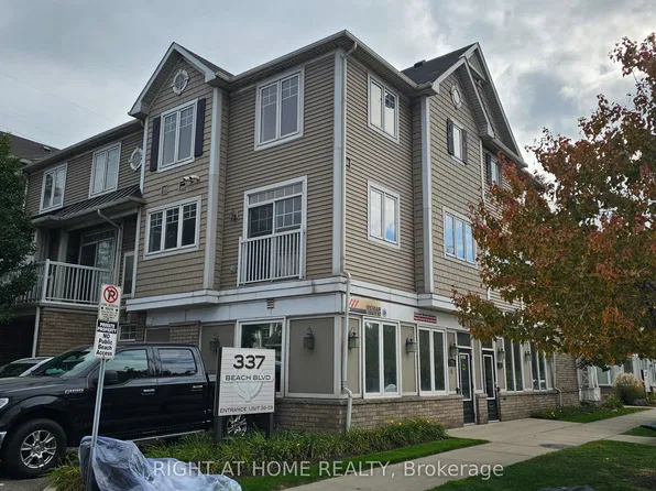 337 Beach Blvd #40, Hamilton, ON L8H 6W4