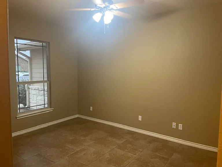 1106 Pinehollow Ln — Photo 4