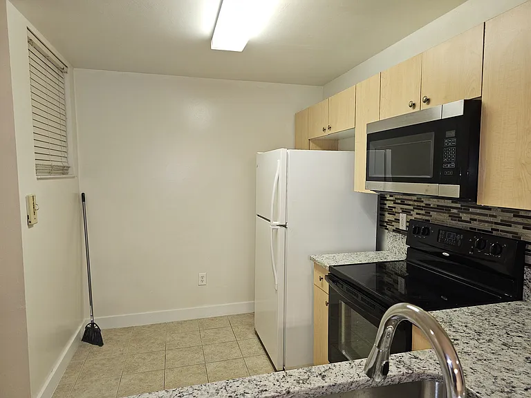 4104 Bellasol Cir #1312 — Photo 12