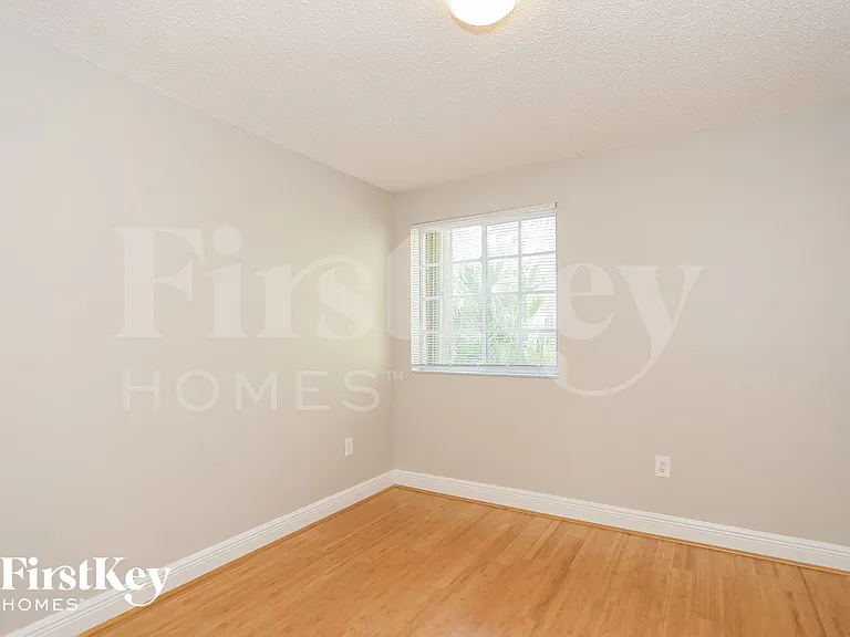 12324 SW 143rd Ln — Photo 12