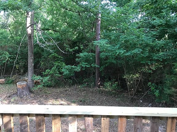 3rd image of 104 E Drake Dr
