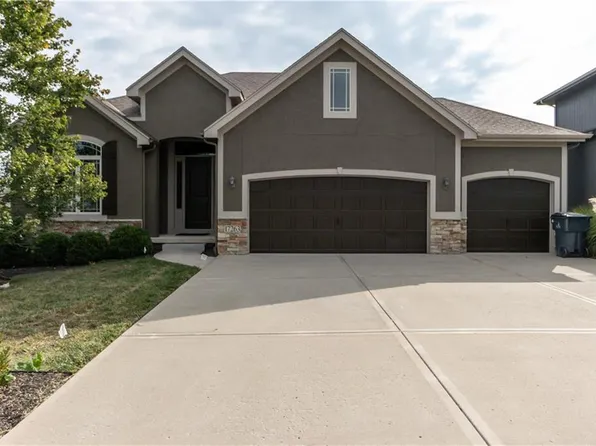 17263 S Legler Rd, Olathe, KS 66062