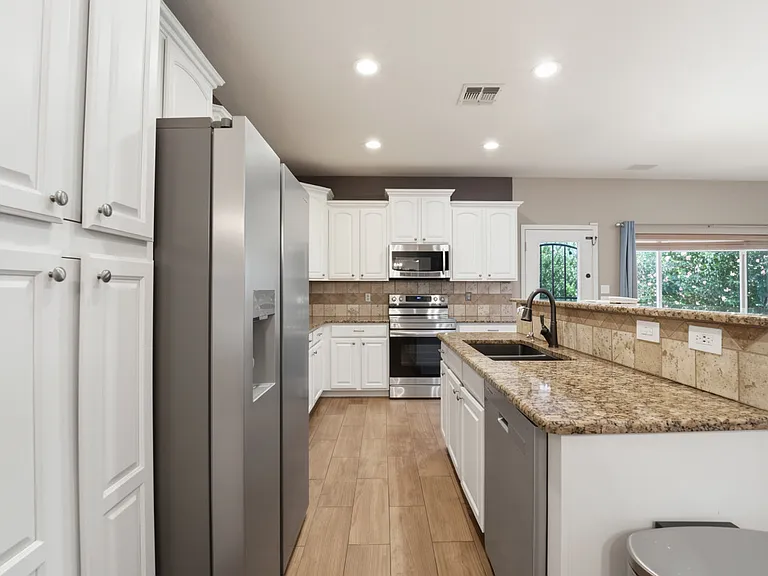 3446 E Fairview St — Photo 16