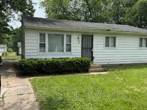 1450 Fairmeadows Ln, Saint Louis, MO 63138
