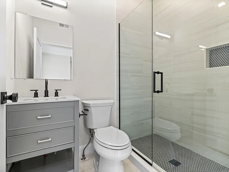48 Woodward St #3X — Photo 5