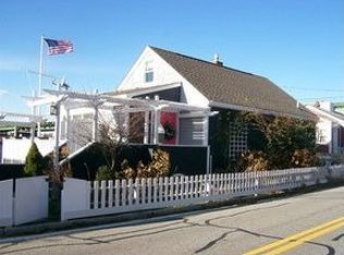 135 Riverside Dr, Tiverton, RI 02878