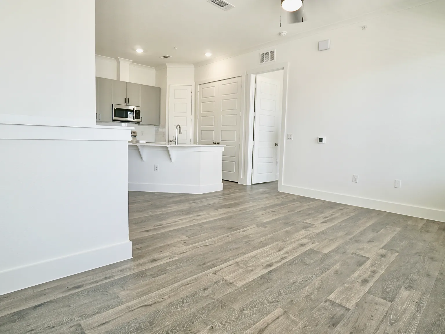 1 bed, 750 sqft, $1,295 — Photo 4