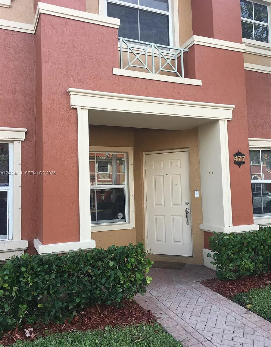 The Gates At Doral Isles — Photo 3
