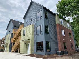 1005 Thurston St, Manhattan, KS