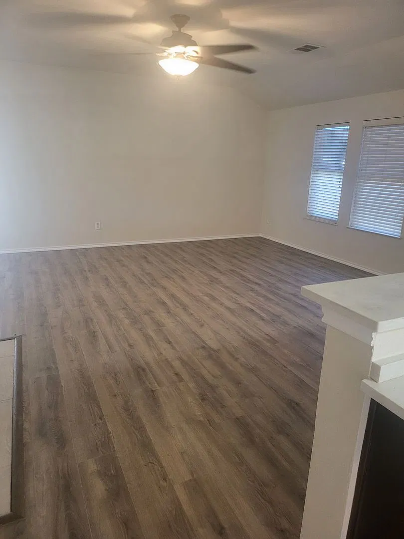 Gorgeous Home In Wheeler Ridge! — Photo 3