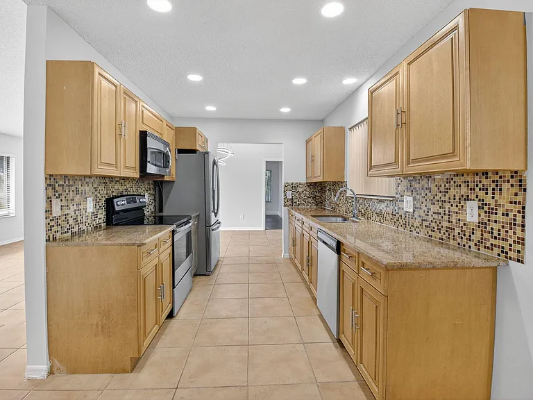 4135 Bay Laurel Way — Photo 16