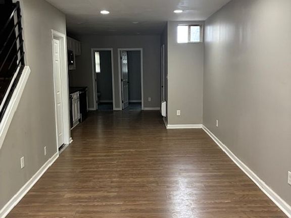 3rd image of 2119 E Monmouth St