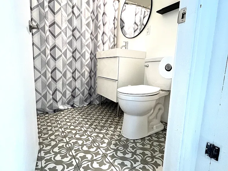 312 W Glenrosa Ave — Photo 11