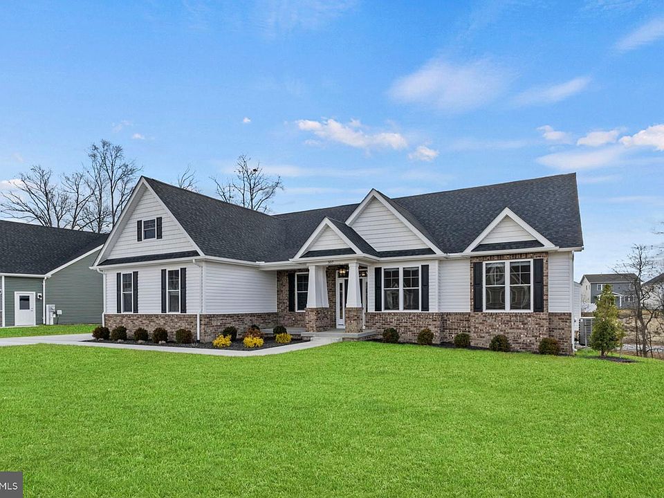 1st image of 307 Summerfield Dr