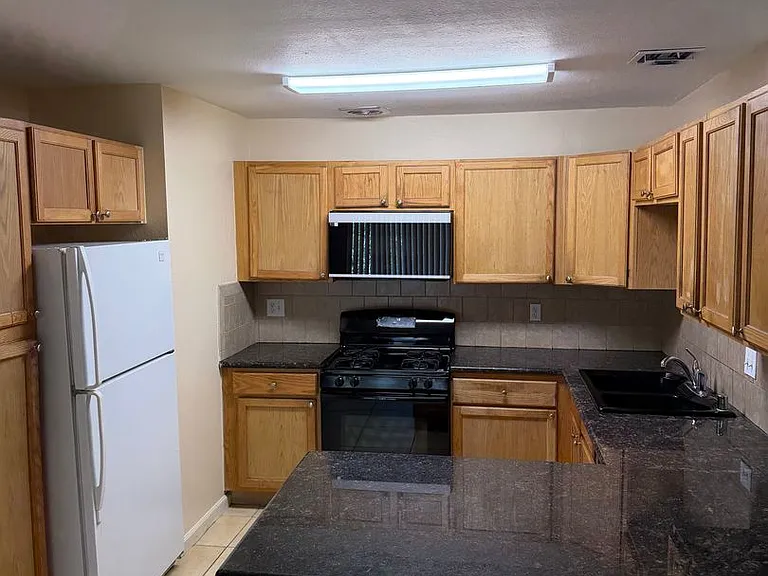 6747 Flora Dr — Photo 2