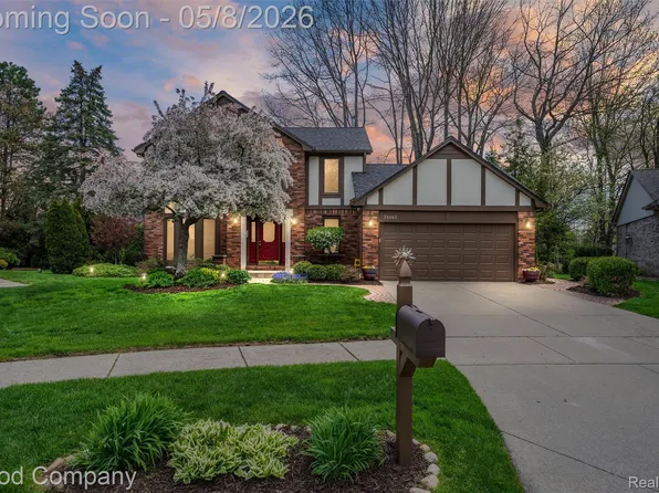 20063 Hudson Bay, Clinton Township, MI 48038