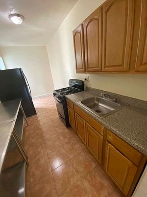 1st image of 360 E 19th St #4