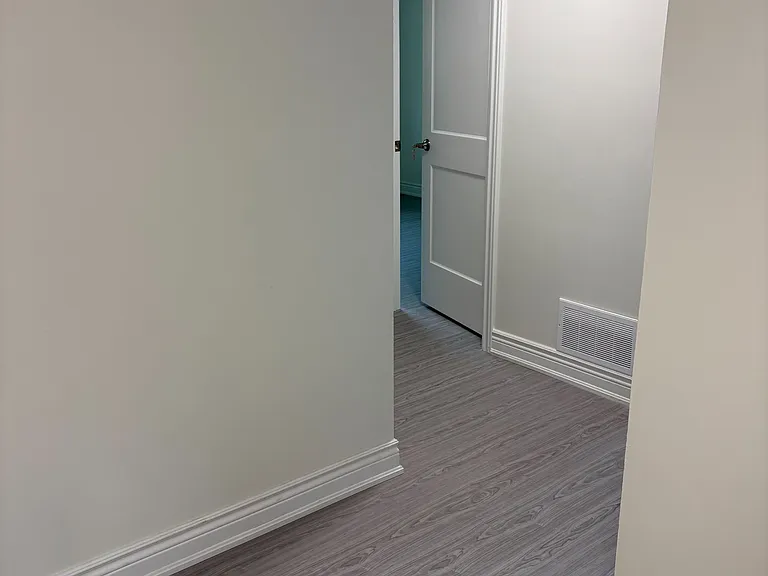 44 Sylvia St — Photo 16