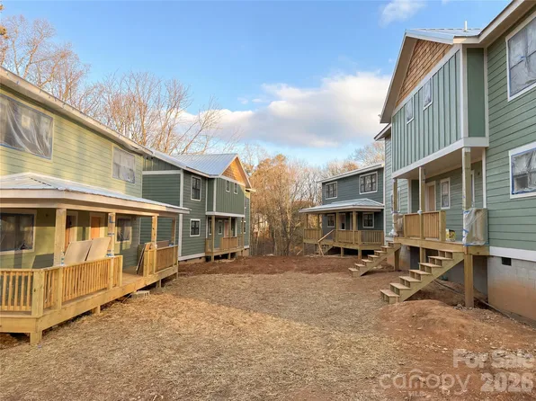 15 Fireside Dr, Asheville, NC 28806