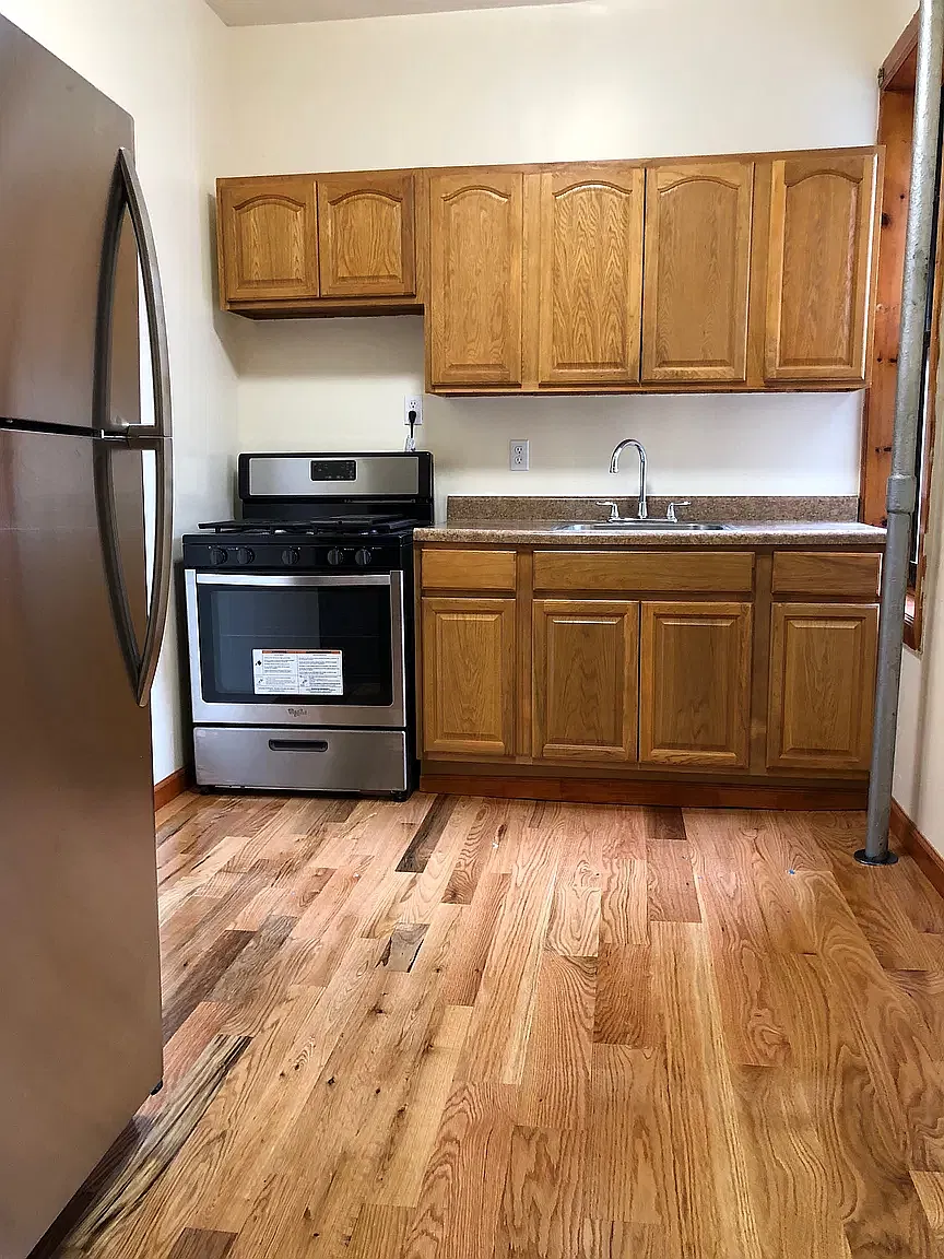 1435 Carroll Street — Photo 4