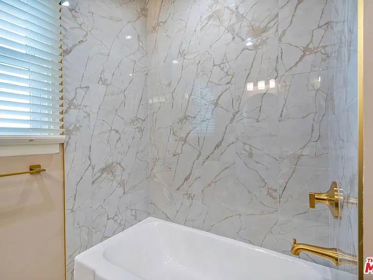 5911 S Corning Ave — Photo 24