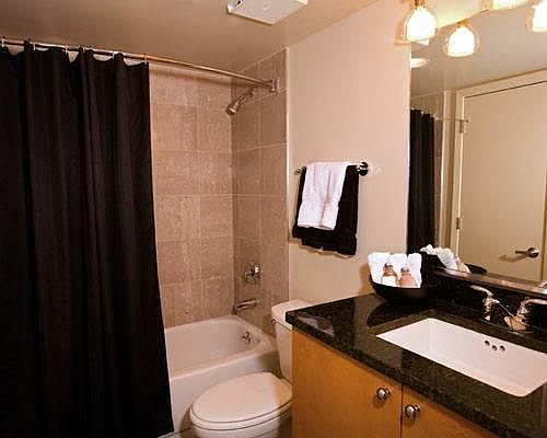 3rd image of 7500 Woodmont Ave APT 909
