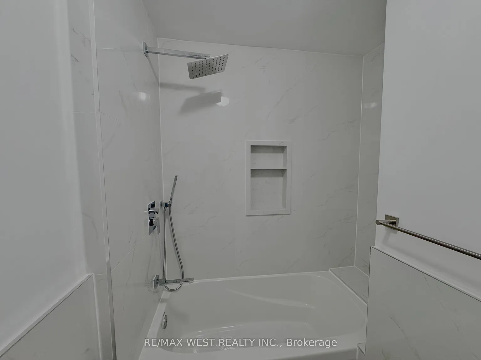 2 bed, $2,500 — Photo 4