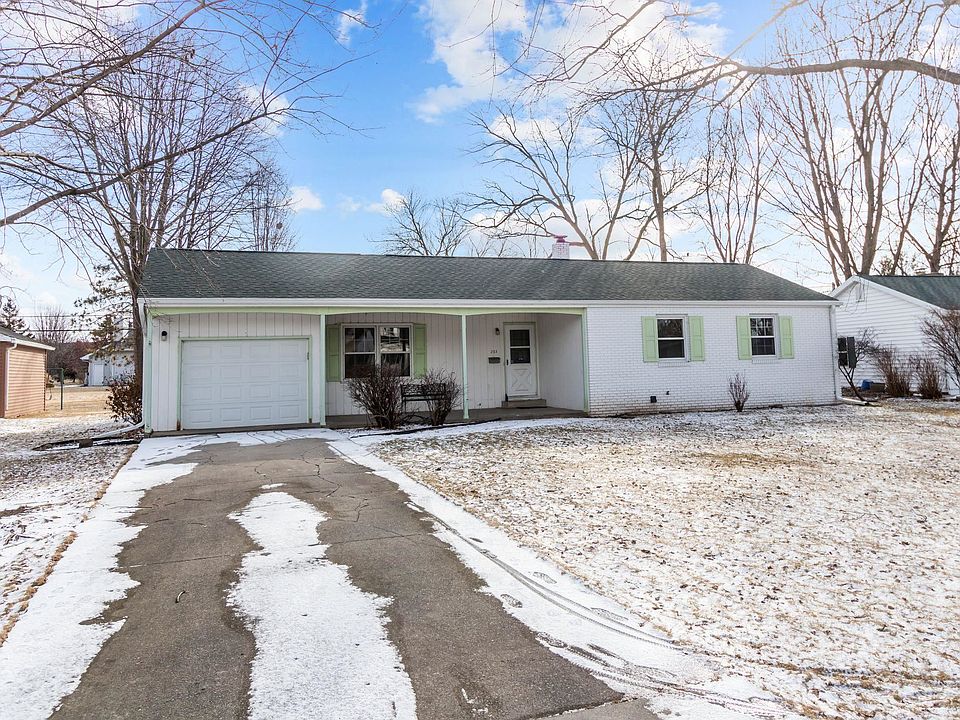 1st image of 233 Edgewood Dr
