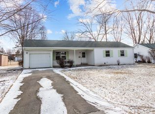 233 Edgewood Dr, Neenah, WI 54956