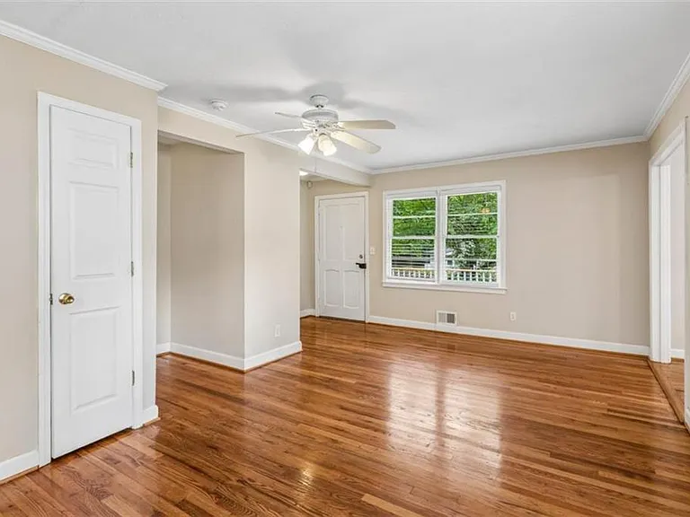 1910 La Dawn Ln NW — Photo 7