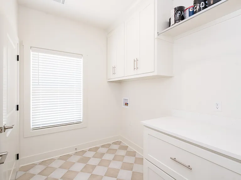 106 Pearl Ave — Photo 10