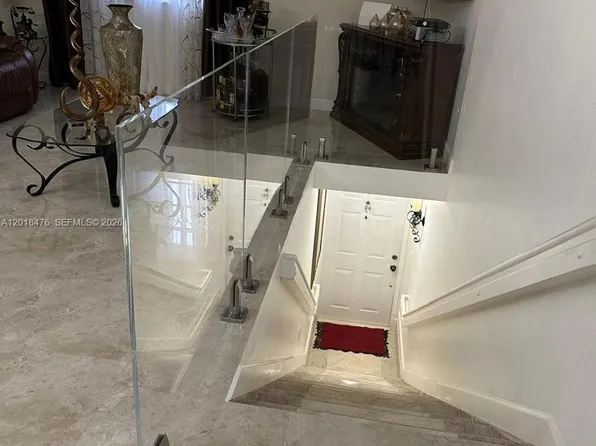 2485 W 76th St APT 201, Hialeah, FL 33016