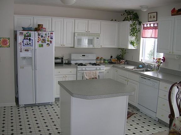4th image of 2105 Shiloh Hills Dr SE