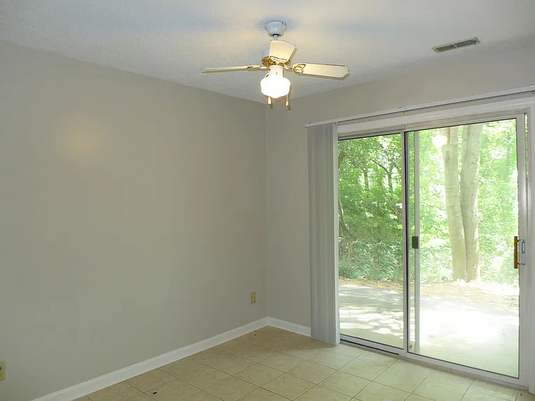 138 Marlowe Ct — Photo 9