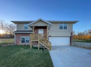 1905 S 15th Ave, Ozark, MO 65721