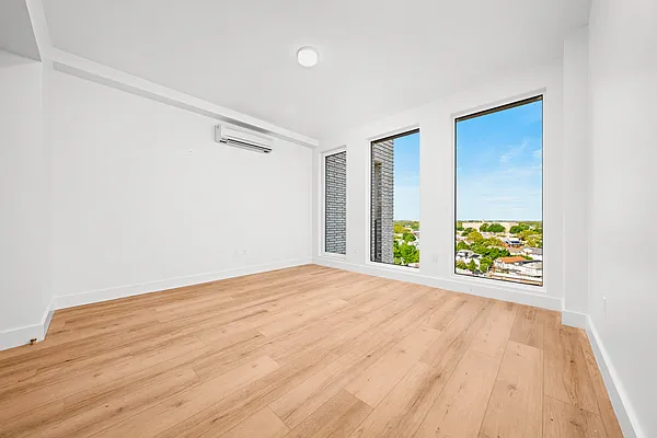 Bedroom, photo 1
