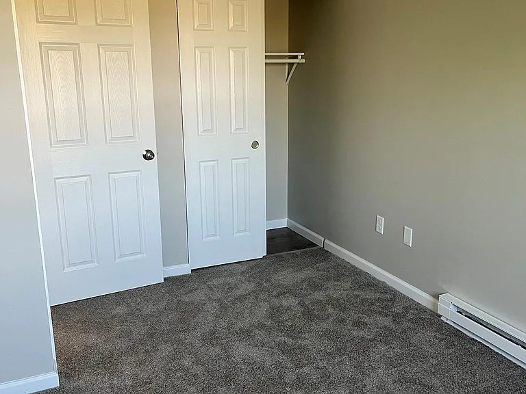 105 Regency Ct #B — Photo 3