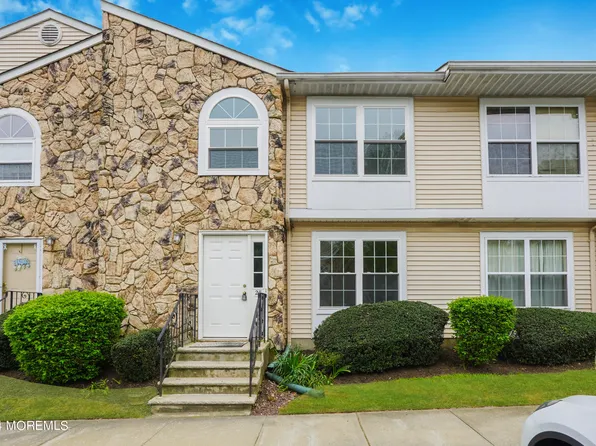 27 Karen Dr, Tinton Falls, NJ 07753