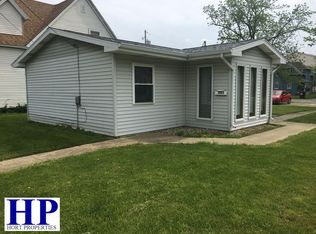 1205 3rd St, Charleston, IL 61920